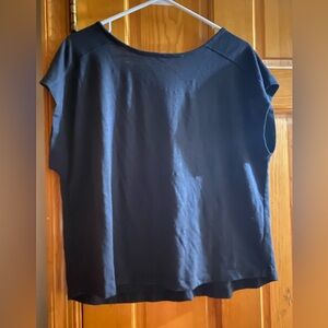 Medium, avia athletic top cut out on the top!